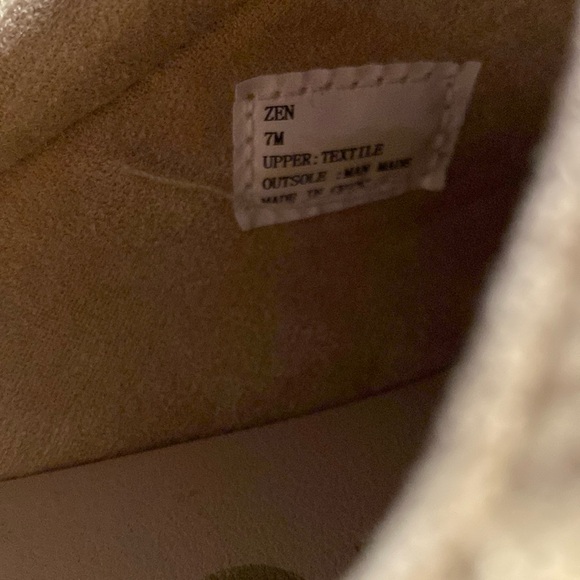 Beach loafer clogs, sand color. Size 7. Like new. - Picture 5 of 7